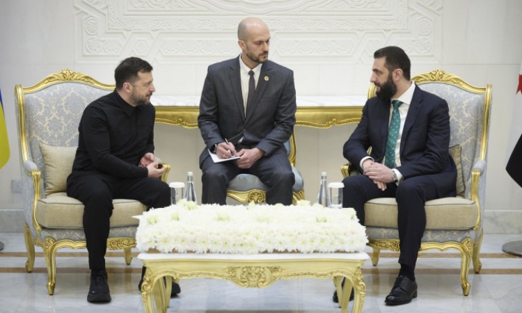 Зеленски проведе тристранни преговори със Сирия и Турция